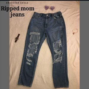 BRAND NEW American Eagle mom jeans
